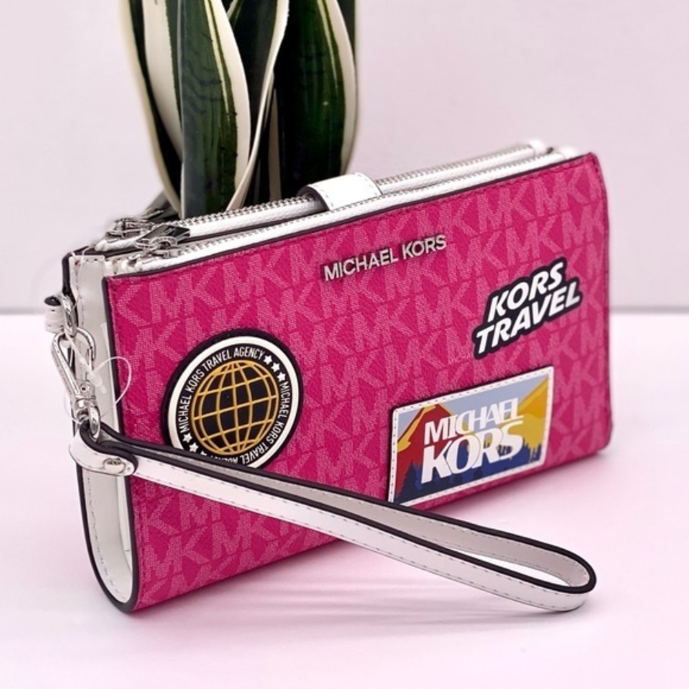 Michael Kors Jet Set Travel DoubleZip 
Signature Logo Wallet Wristlet